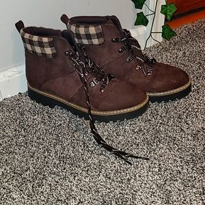 7 1/2 ankle boots, Cliffs: White Mountain